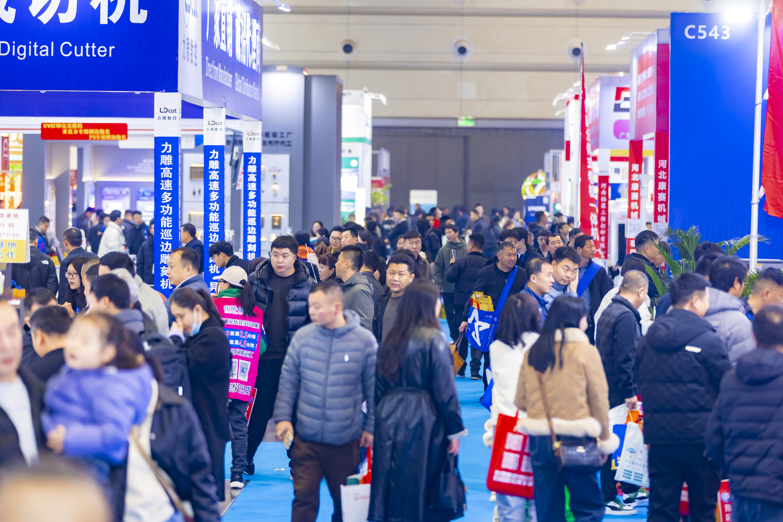 圆满收官｜2026春季（郑州）第45届中原广告展圆满收官，以盛会之约绘就行业蓝图